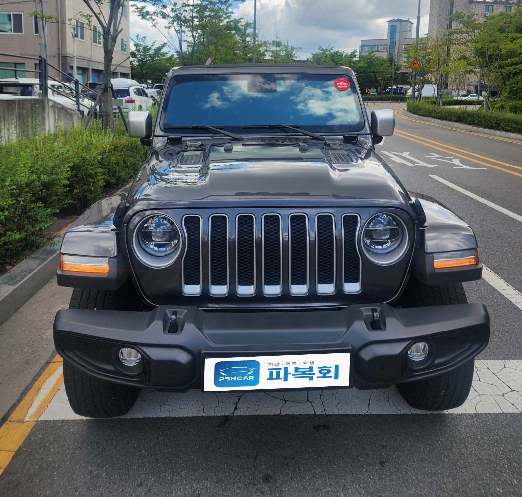 원하는 방향을 다시 맞춘 랭글러 사하라 중고