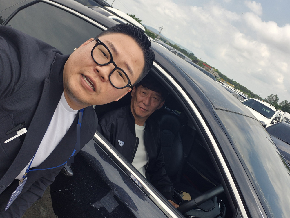 세련된 디자인과 만족감, 더뉴그랜저 중고 출고기